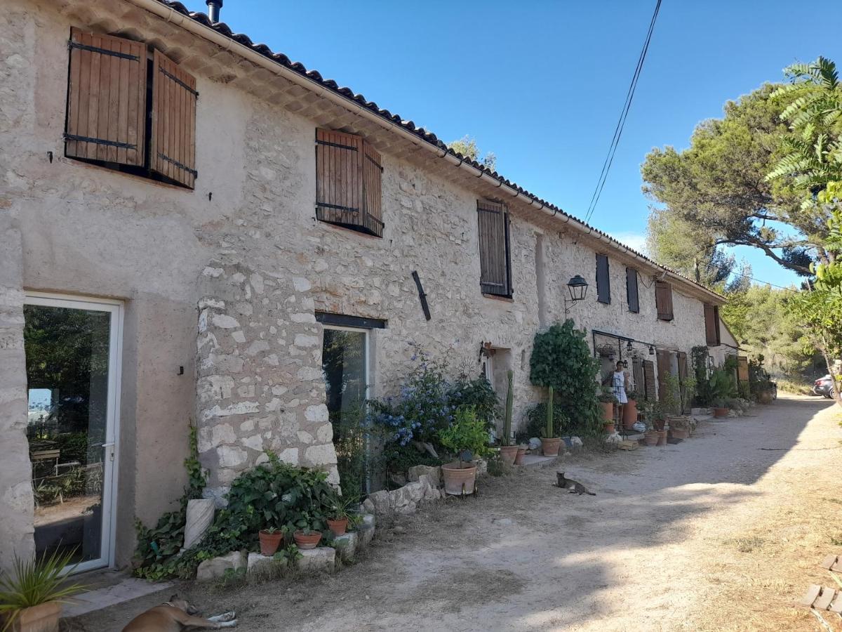 Bed and Breakfast Chez Ben Et Rem Éguilles Esterno foto